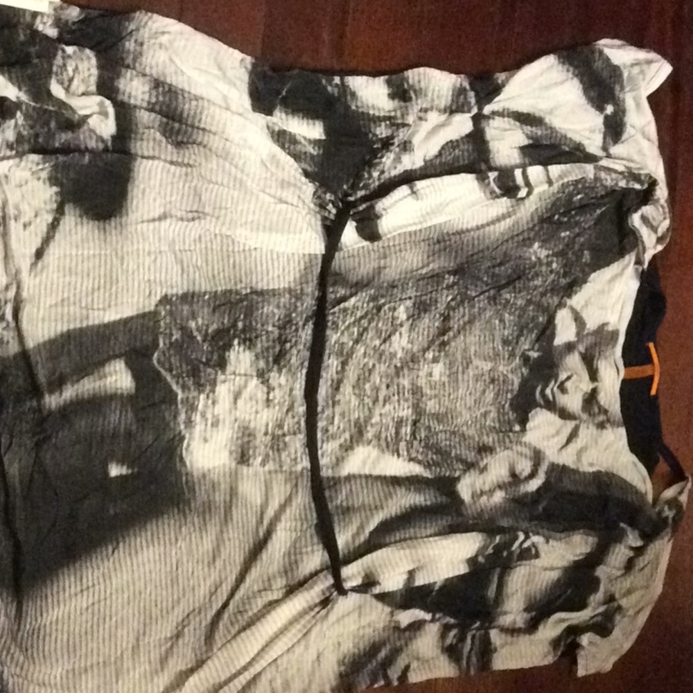 Sleeveless Anama tunic. - Picture 2 of 3